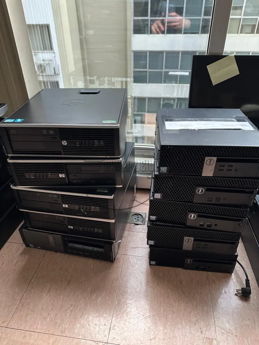 LOTE 007 - Aproximadamente 36 microcomputadores, marcas HP e DELL, com defeito