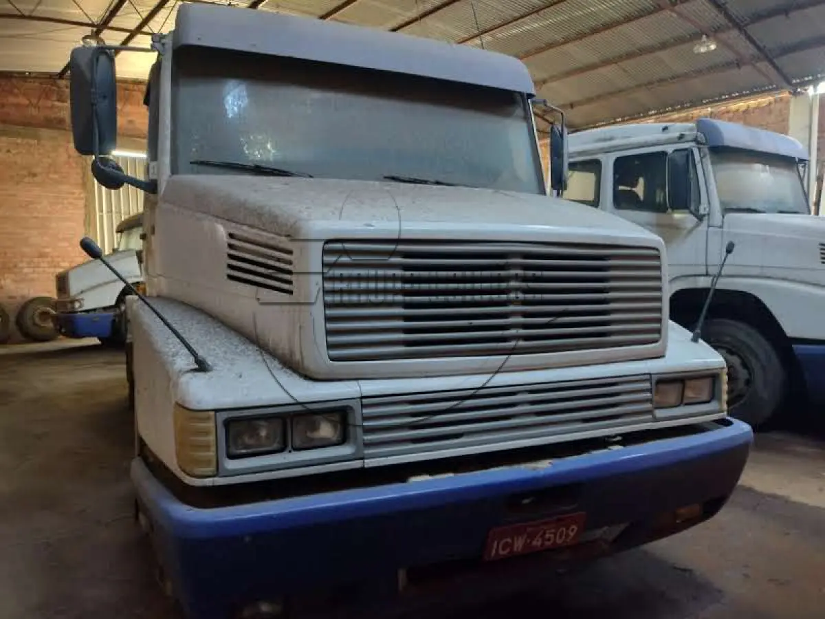 LOTE 026 - 02ª DATA | Um caminhão  Mercedes Benz, modelo LS 1941, ano/modelo 1995/1995