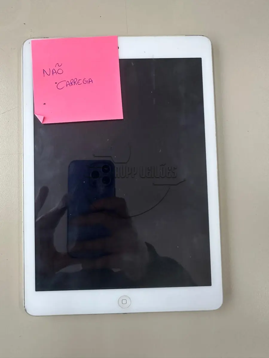 LOTE 011 - Um Ipad mod. A1459, 4° geração