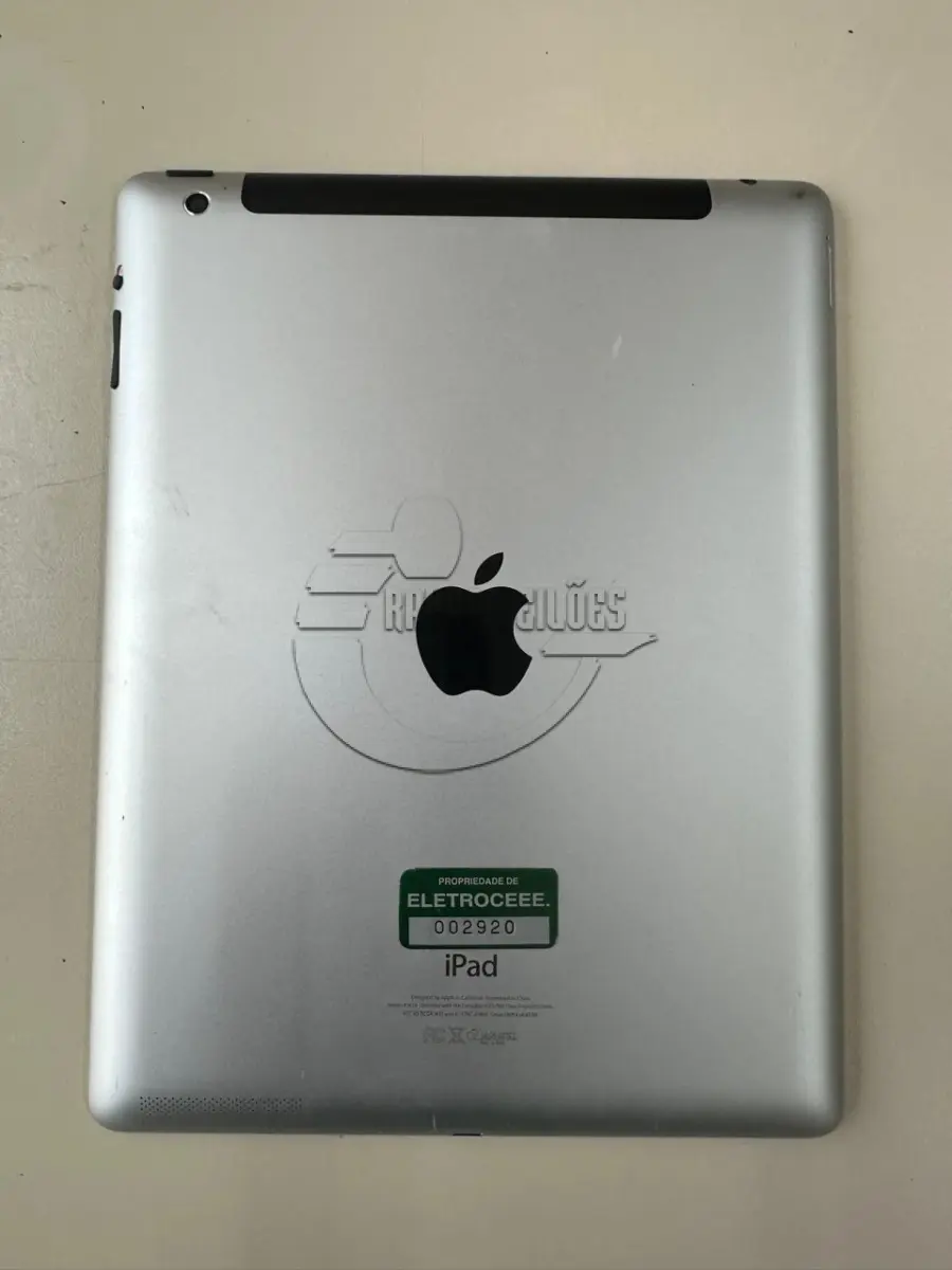 LOTE 026 - Um Ipad mod. A1459, 4° geração