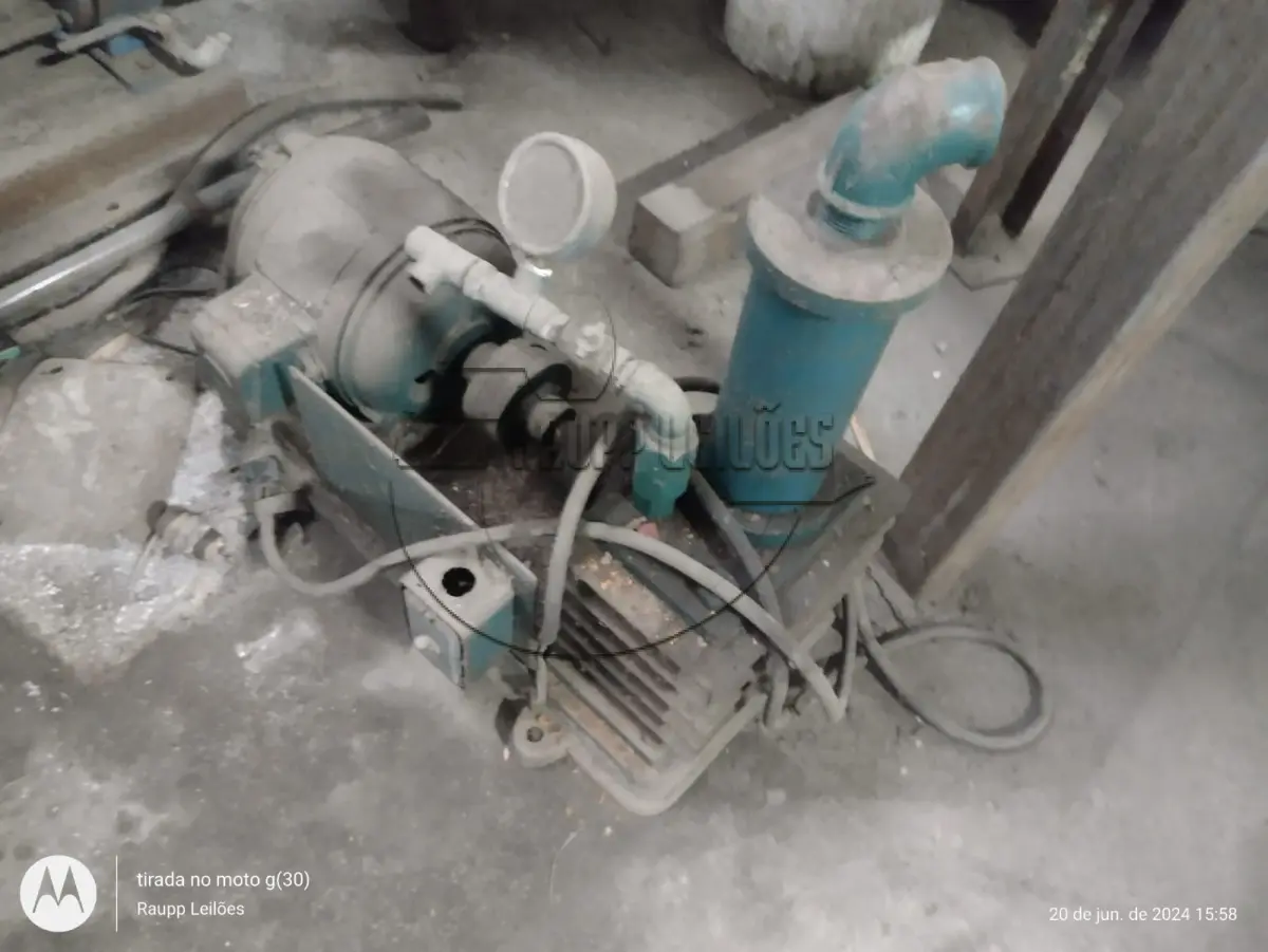 LOTE 022 - 02ª DATA | Diversos maquinários, tais como misturadores, conjs. de fabricação de resina, furadeira, tanques inox, compressor, entre outros.