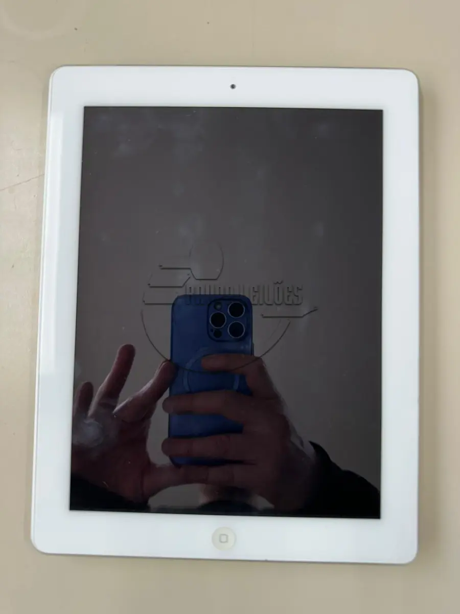 LOTE 013 - Um Ipad mod. A1459, 4° geração