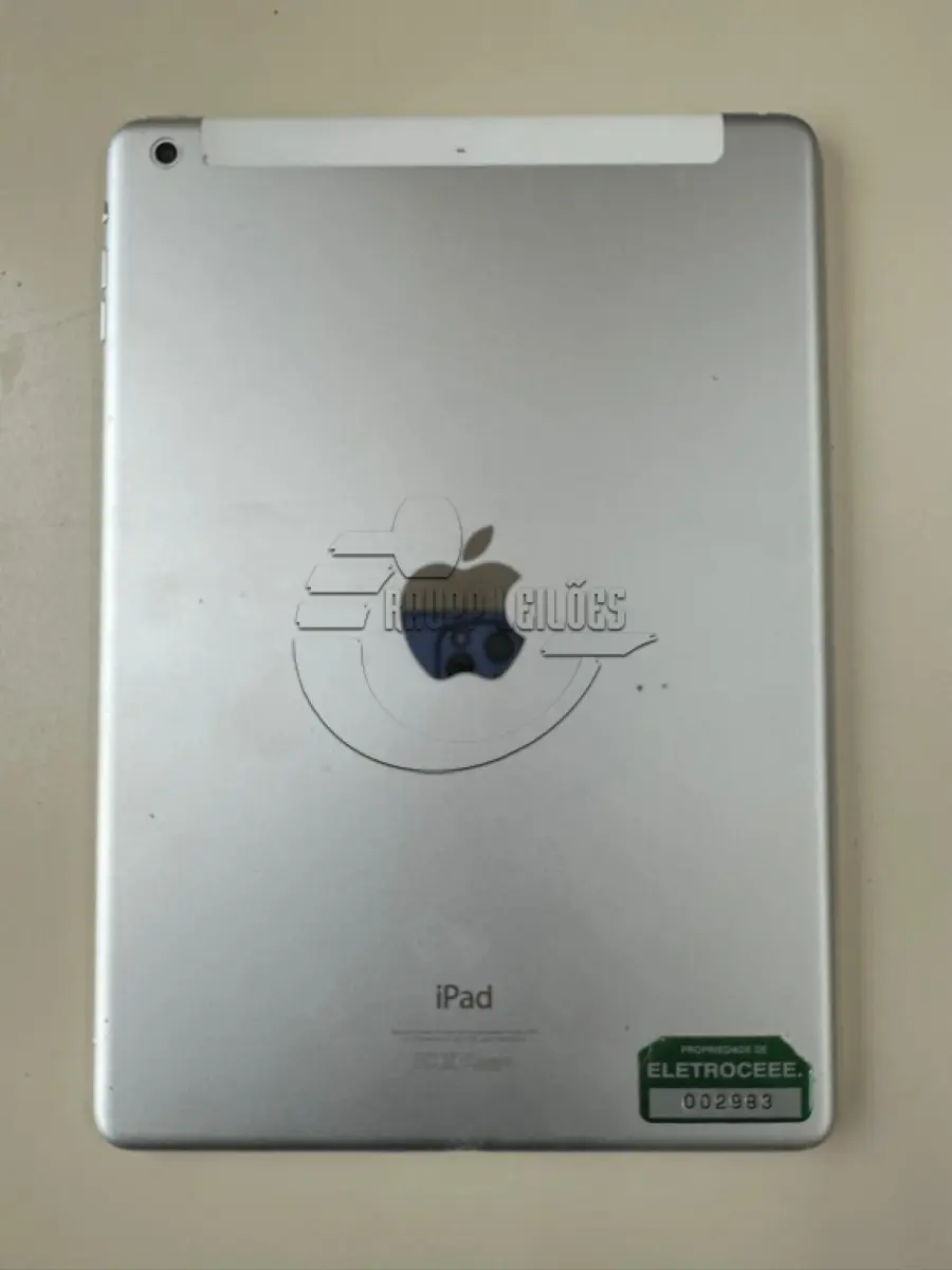 LOTE 011 - Um Ipad mod. A1459, 4° geração