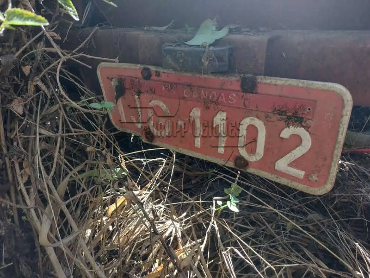LOTE 060 - 02ª DATA | Um CHASSI de semi-reboque, Placa IJG – 1102