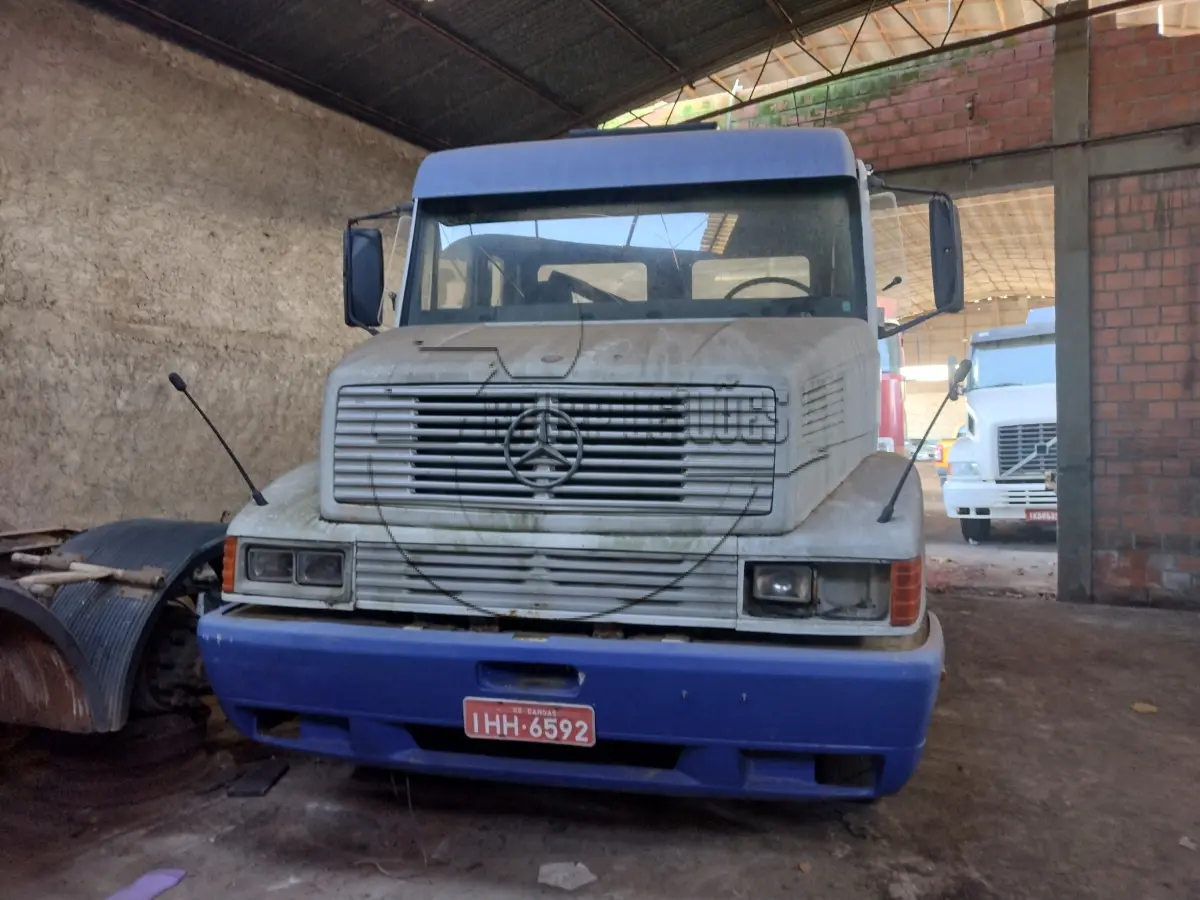 LOTE 015 - 02ª DATA | Um caminhão  Mercedes Benz, modelo LS 1941, ano/modelo 1992/1992