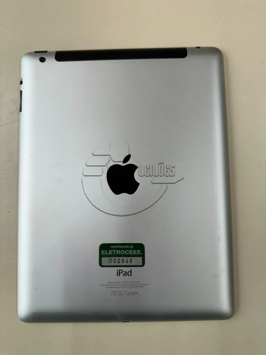 LOTE 015 - Um Ipad mod. A1459, 4° geração