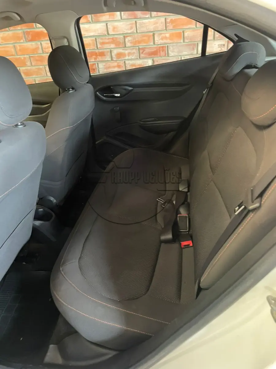 LOTE 014 - Um veículo marca/modelo: CHEVROLET/ONIX 1.0MT LT, ano/modelo: 2013/2013