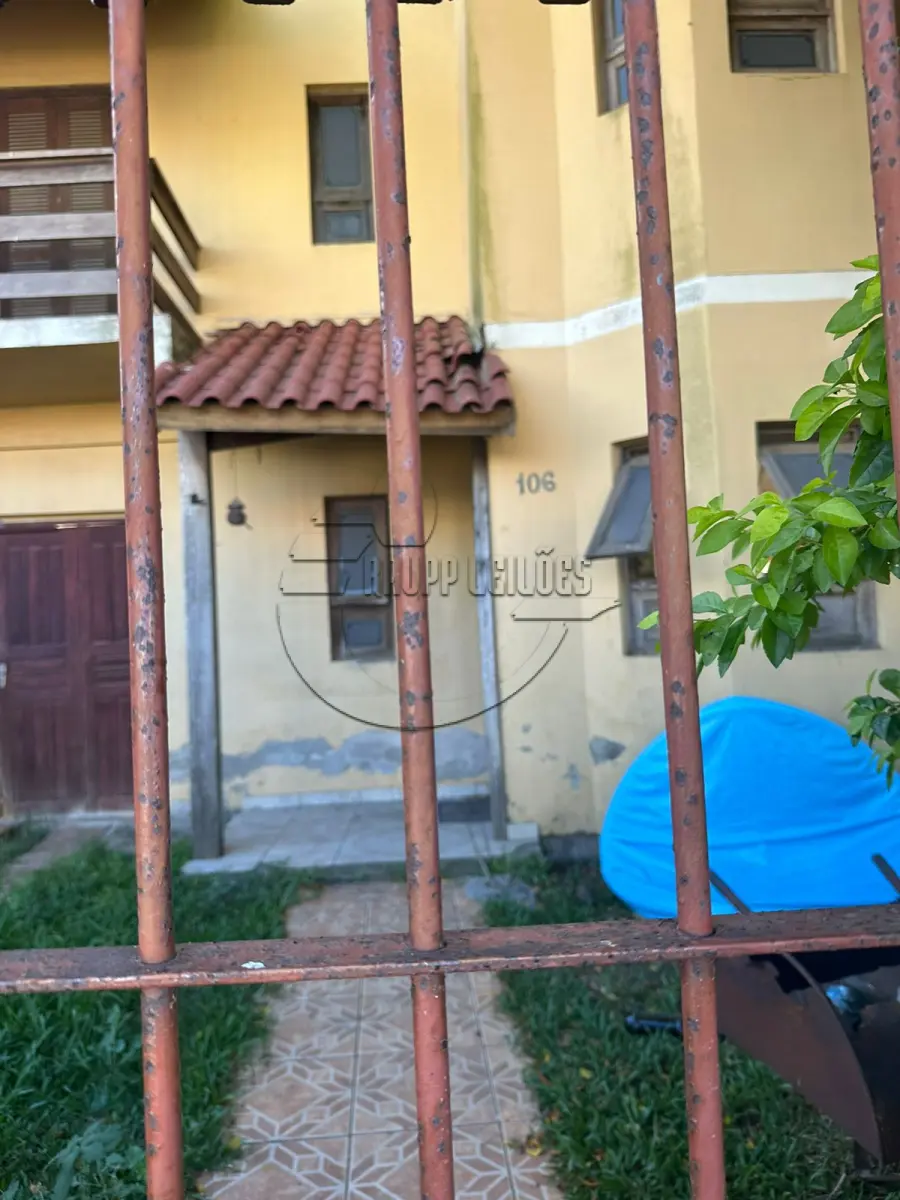 LOTE 001 - (PORTO ALEGRE/RS) Uma casa de alvenaria no Bairro Parque Santa Fé