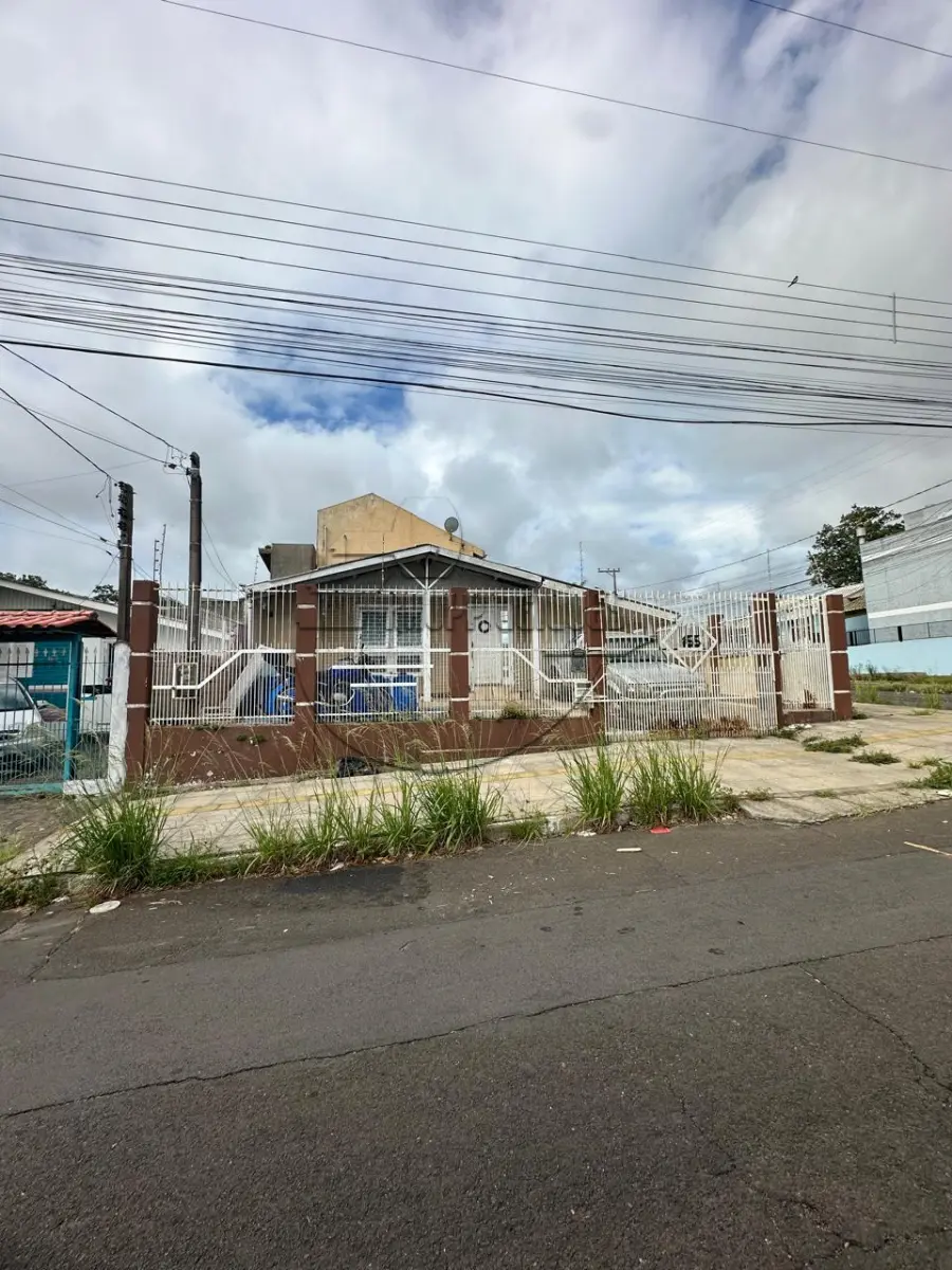 LOTE 004 - 02ª DATA | (GRAVATAÍ/RS) Um terreno de 240,00m², com duas construções, no Bairro Parque Ipiranga