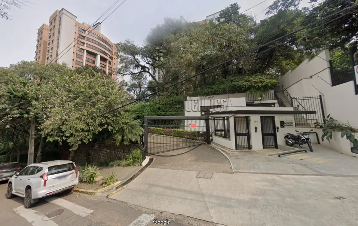 LOTE 005 - (PORTO ALEGRE/RS) O apto 607 do Edifício Bosque Rio Branco, c/ 133,52m², no Bairro Rio Branco