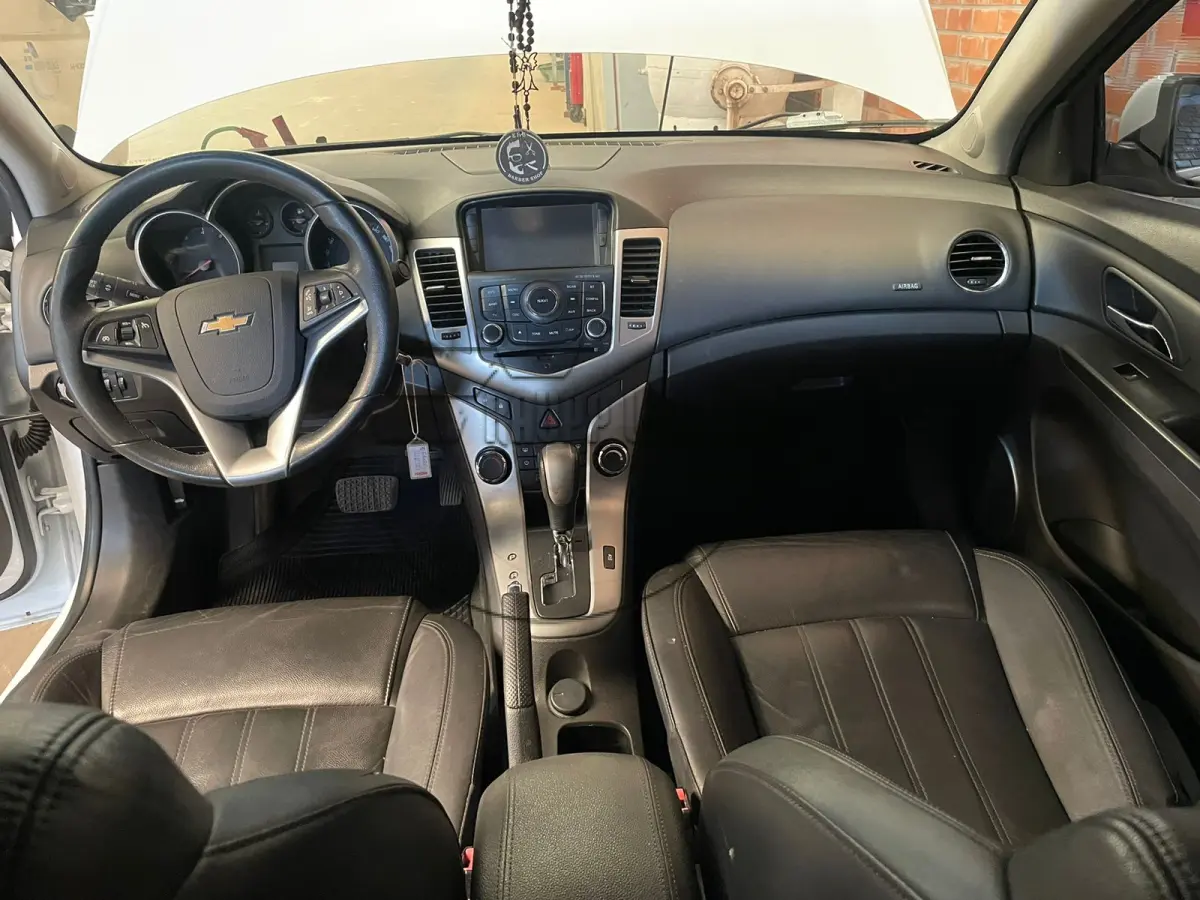 LOTE 010 - 02ª DATA | Um veículo CHEVROLET/CRUZE LT NB, Placa: IVX1366, ano/modelo: 2014/2014.