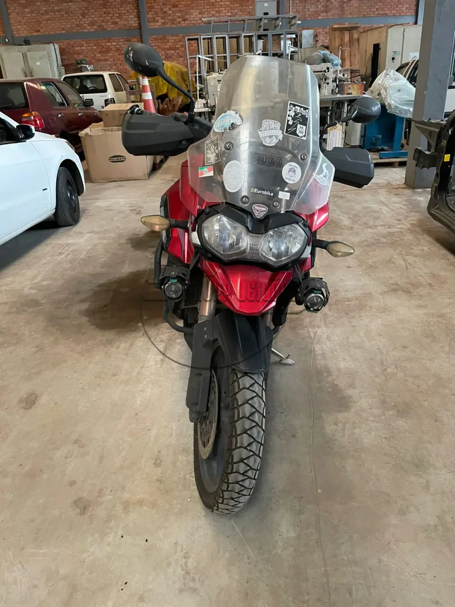 LOTE 022 - Uma motocicleta TRIUMPH/TIGER EXPLORER, ano/modelo 2014/2015