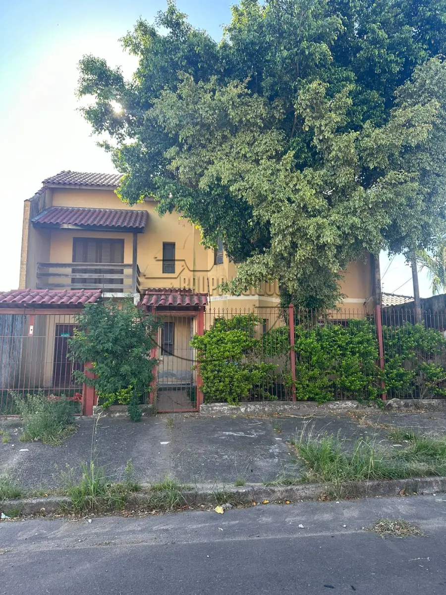 LOTE 001 - (PORTO ALEGRE/RS) Uma casa de alvenaria no Bairro Parque Santa Fé