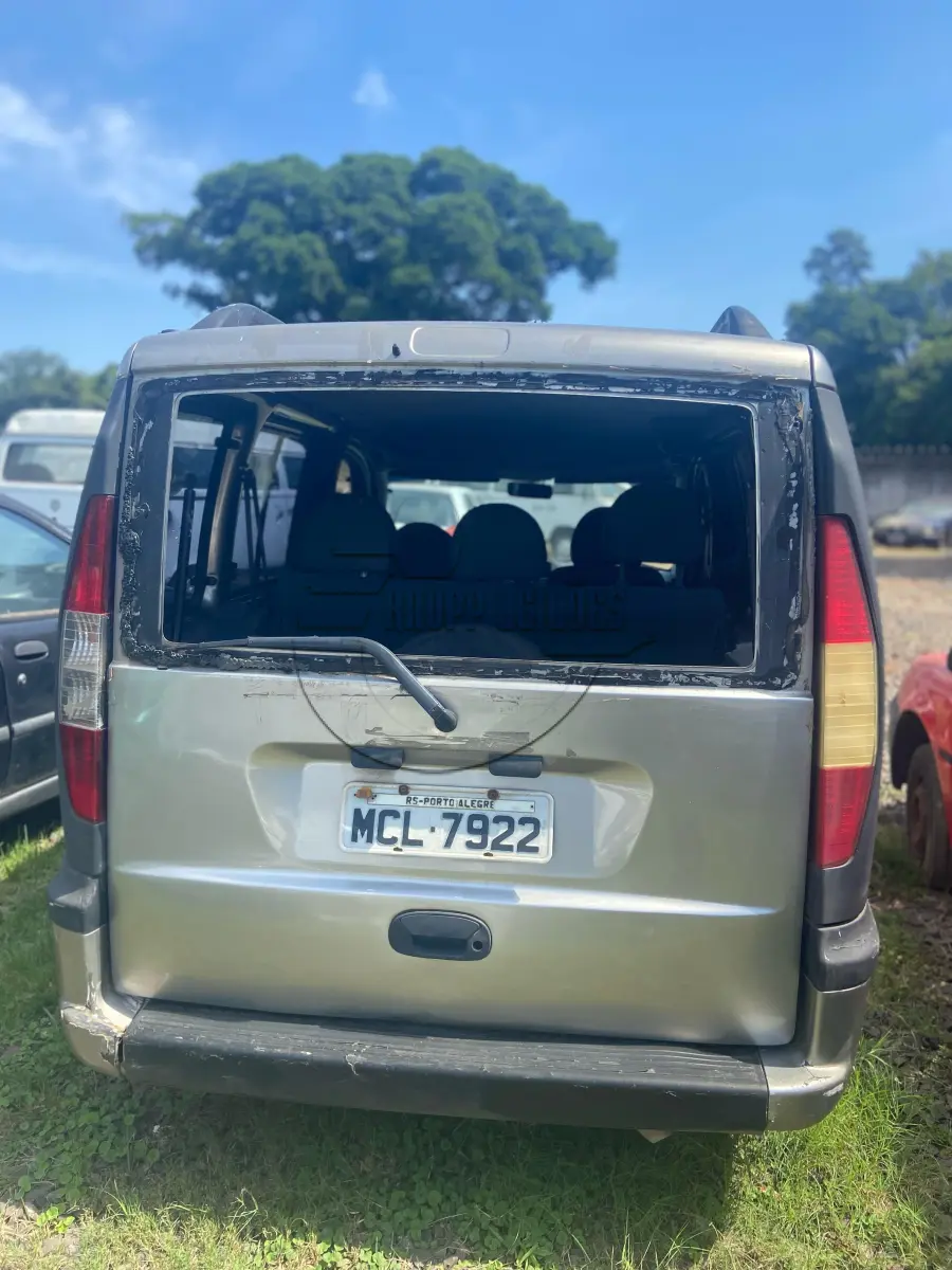 LOTE 001 - Um veículo  FIAT/DOBLO EX, ano/modelo: 2001/2002