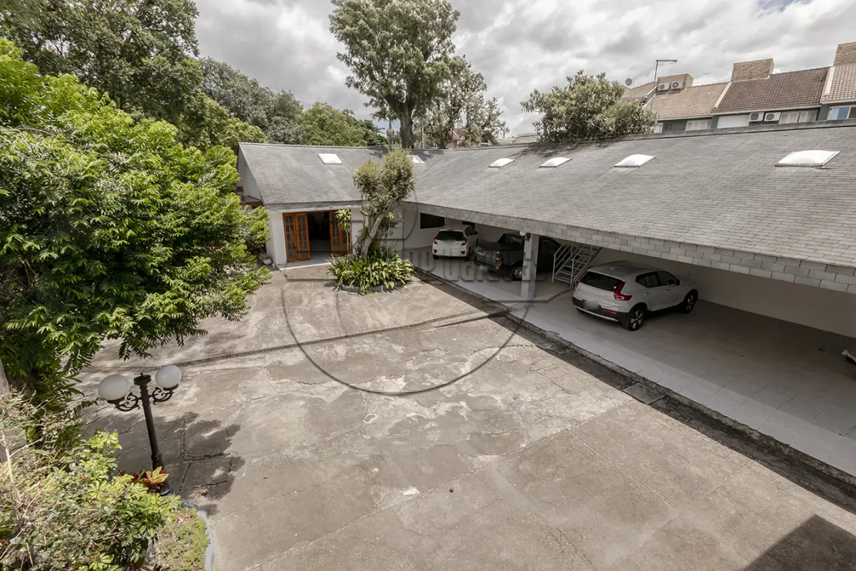 LOTE 001 - (PORTO ALEGRE/RS) Uma casa de 700,00m², no Bairro Ipanema