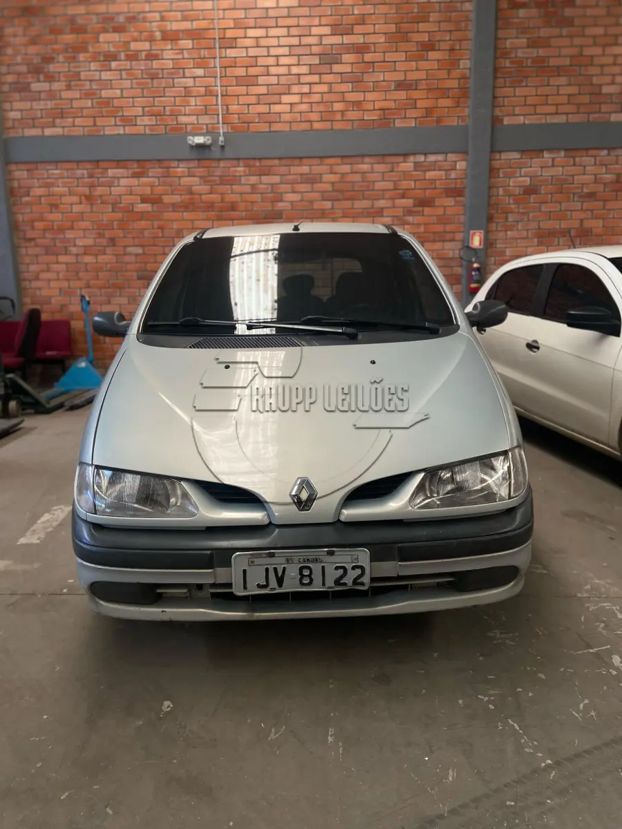 LOTE 006 - Um veículo RENAULT/SCENIC RT 1.6 16, ano/modelo 2000/2001