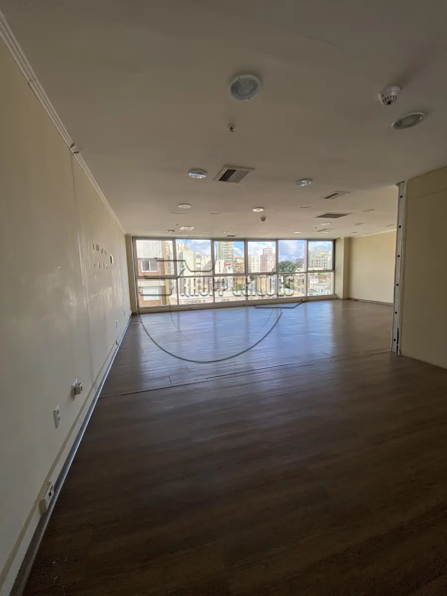 LOTE 031 - (PORTO ALEGRE/RS) Os Edifícios Cláudio Fernandes e Silvio de Freitas, no Bairro Centro Histórico, compostos de um total de 66 imóveis, sendo salas, conjuntos e boxes de estacionamento
