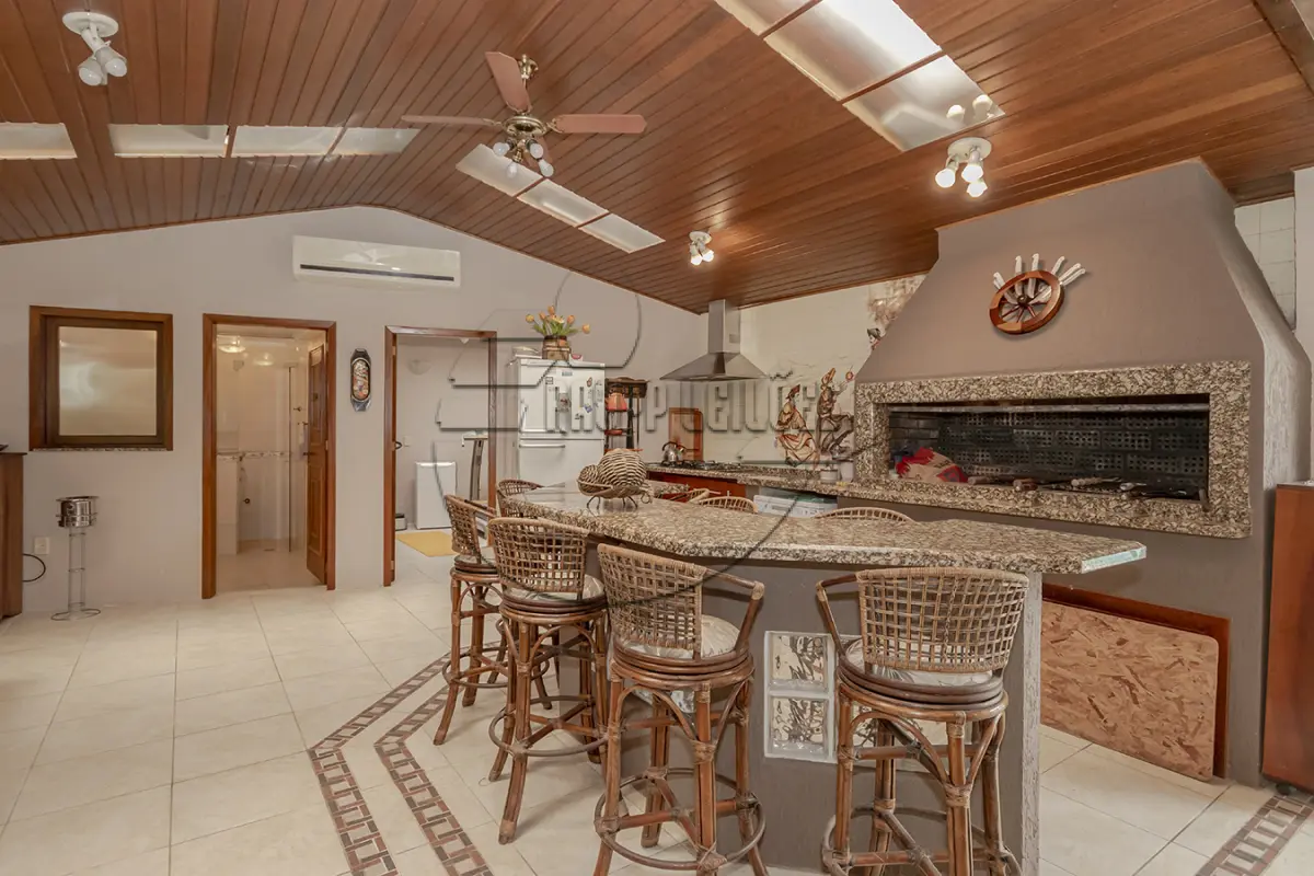LOTE 001 - (PORTO ALEGRE/RS) Uma casa de 700,00m², no Bairro Ipanema