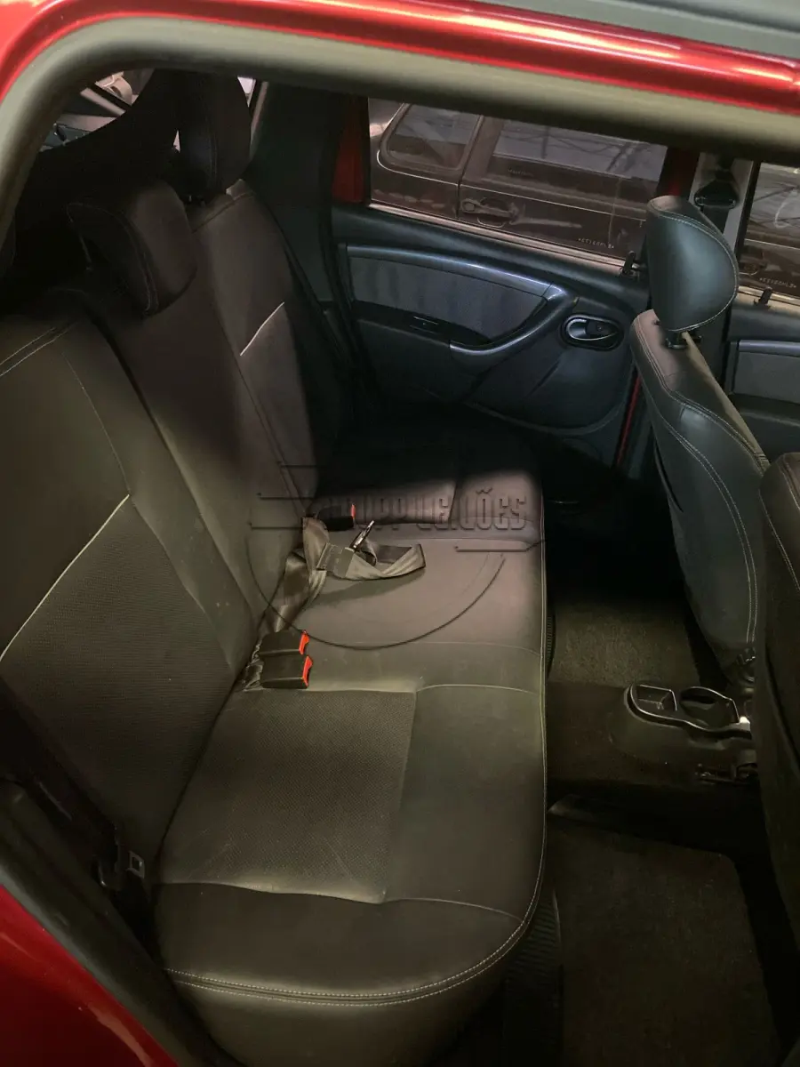 LOTE 013 - Um veículo RENAULT/DUSTER 16 D 4X2, ano/modelo 2014/2014