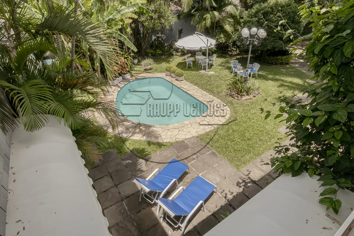 LOTE 001 - (PORTO ALEGRE/RS) Uma casa de 700,00m², no Bairro Ipanema