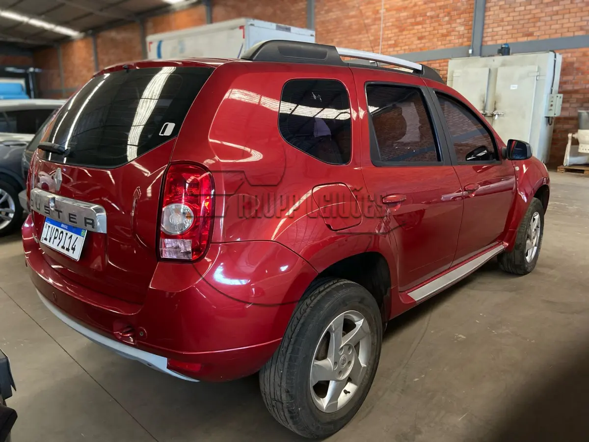LOTE 013 - Um veículo RENAULT/DUSTER 16 D 4X2, ano/modelo 2014/2014