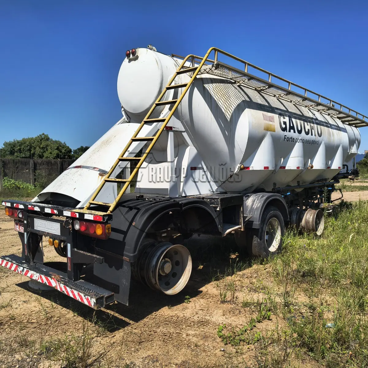 LOTE 010 - Um Metalesp Silocar 3ED, ano/modelo 2009/2010,