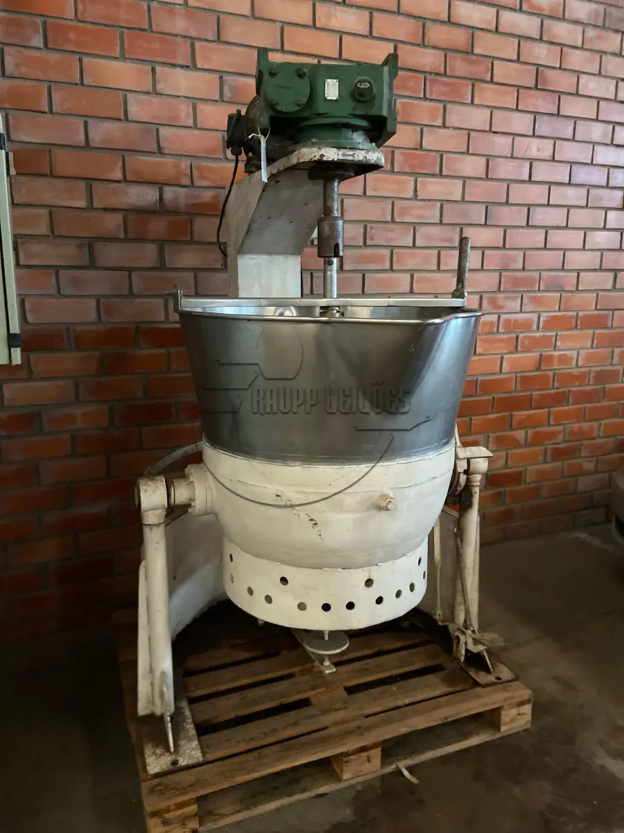 LOTE 009 - 02ª DATA | Um misturador grande, de inox