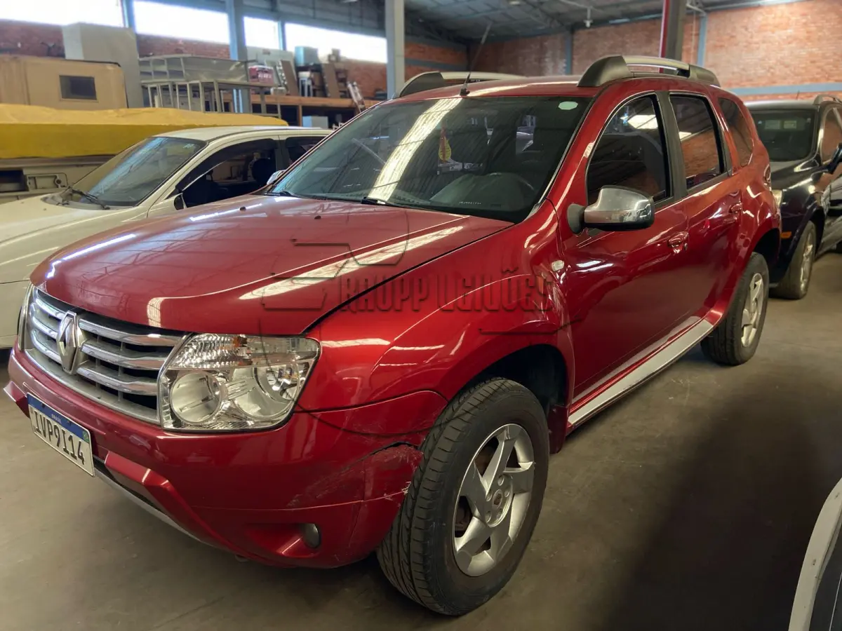 LOTE 013 - Um veículo RENAULT/DUSTER 16 D 4X2, ano/modelo 2014/2014