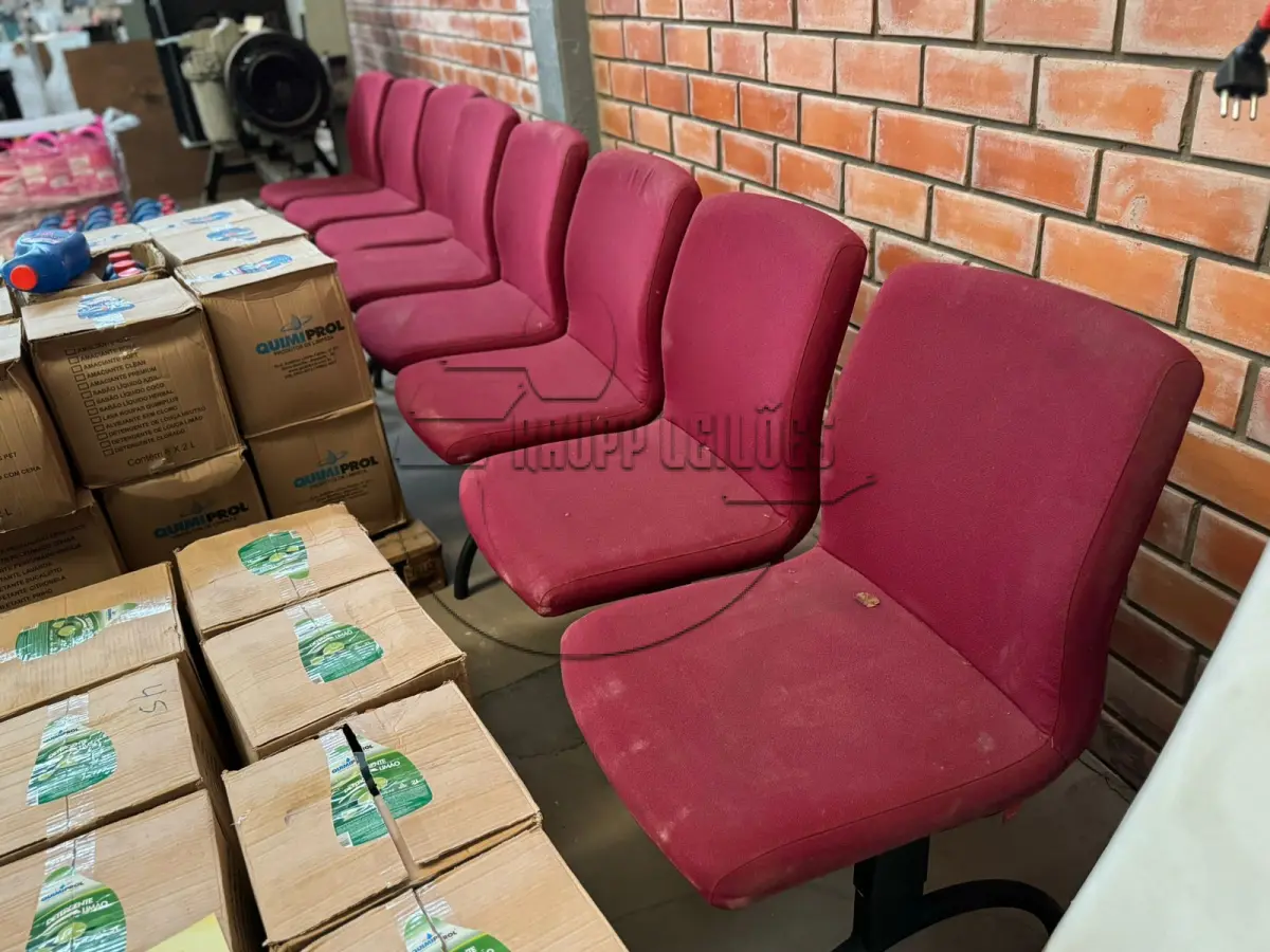LOTE 002 - 03ª DATA | Diversos mobiliários, eletrodomésticos, acessórios, etc.