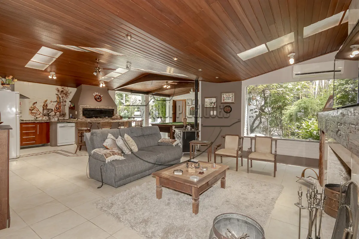 LOTE 001 - (PORTO ALEGRE/RS) Uma casa de 700,00m², no Bairro Ipanema