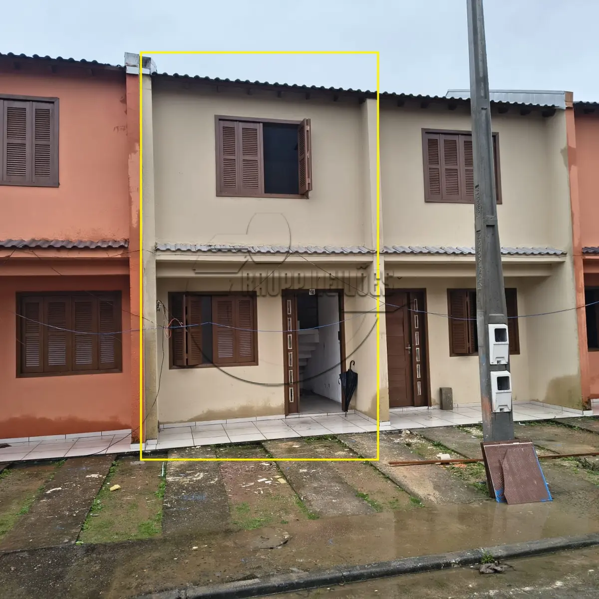LOTE 001 - 02ª DATA | (GRAVATAÍ/RS)  A casa 106 do Condomínio Residencial Elisabeth, no Bairro Novo Mundo.  Obs: Imóvel sem habite-se. Falta finalização no acabamento.