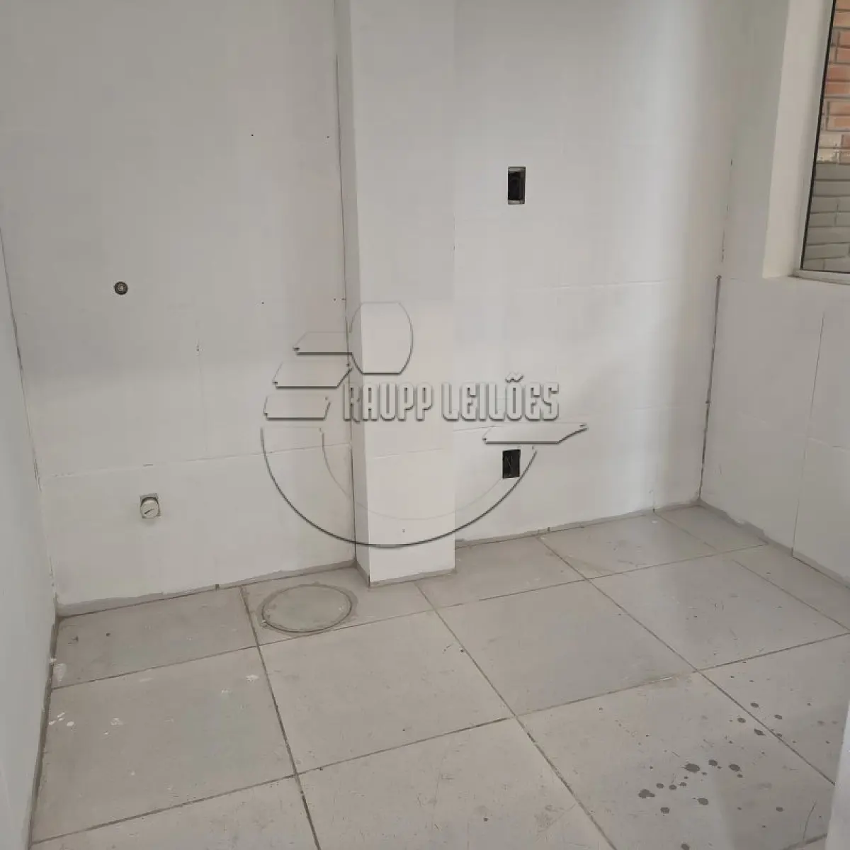 LOTE 001 - 02ª DATA | (PORTO ALEGRE/RS) Um prédio de alvenaria c/ aprox. 410,00m², no Bairro Passo das Pedras