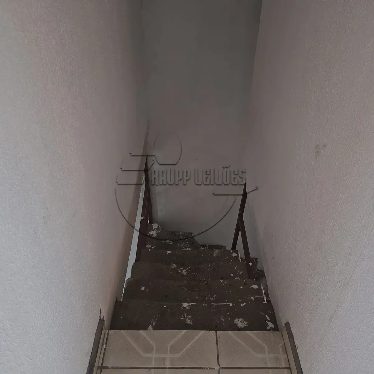 LOTE 002 - 02ª DATA | (GRAVATAÍ/RS) A casa 107 do Condomínio Residencial Elisabeth, no Bairro Novo Mundo. Obs: Imóvel sem habite-se. Falta finalização no acabamento.