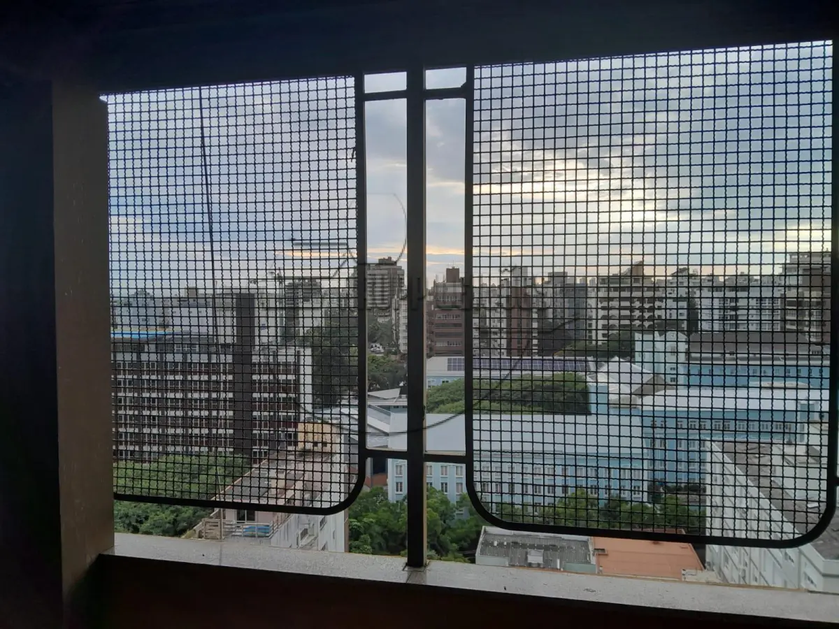 LOTE 004 - 02ª DATA | (PORTO ALEGRE/RS) O apto 1501, c/ 399,84m², e o box de estacionamento 15, ambos do Edifício Caraíbas, no Bairro Floresta