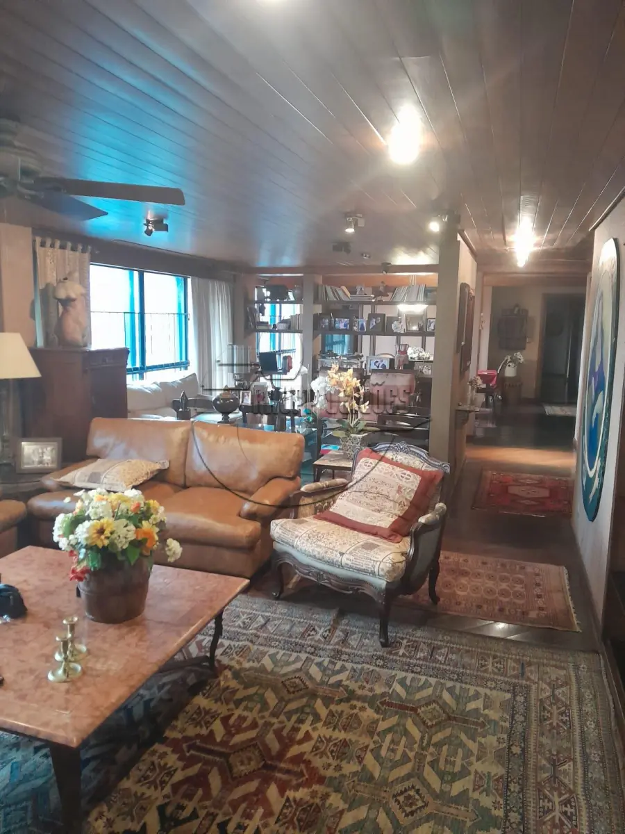 LOTE 001 - 02ª DATA | (PORTO ALEGRE/RS) O apto 1501, c/ 399,84m², e o box de estacionamento 15, ambos do Edifício Caraíbas, no Bairro Floresta