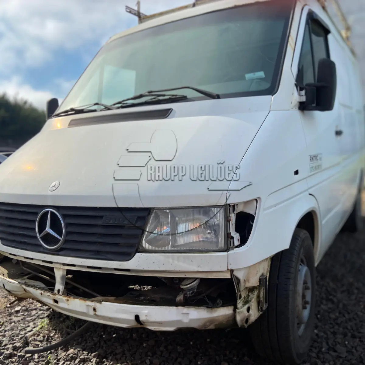 LOTE 004 - 02ª DATA | Um furgão Mercedes-Benz 310D SPRINTERF, ano 1999/2000