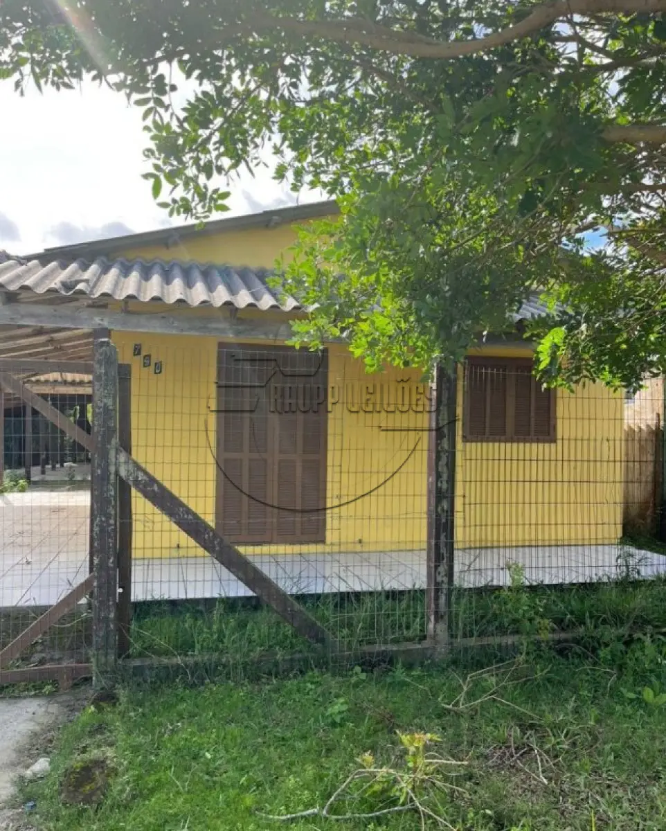 LOTE 001 - 02ª DATA | (PRAIA DE QUINTÃO/RS) Um terreno c/ 02 casas, de esquina
