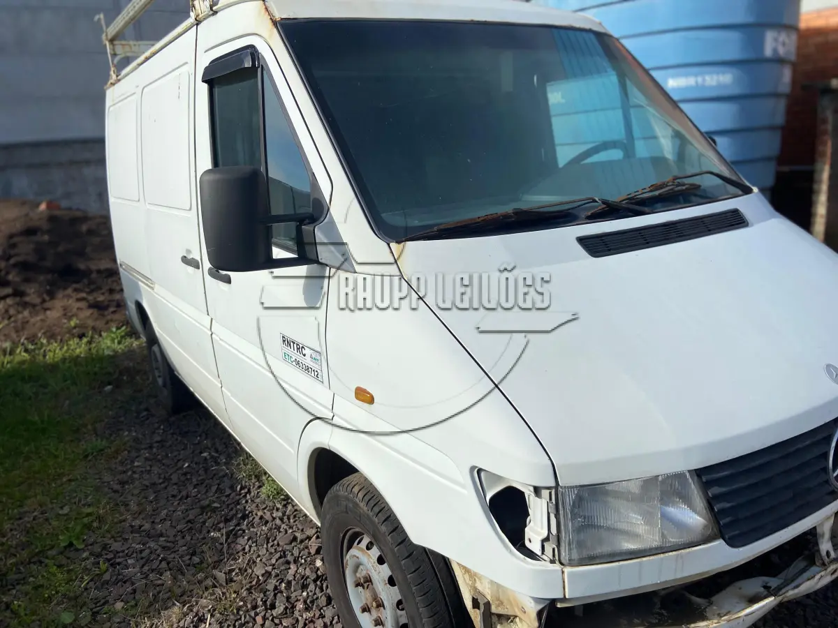 LOTE 004 - 02ª DATA | Um furgão Mercedes-Benz 310D SPRINTERF, ano 1999/2000