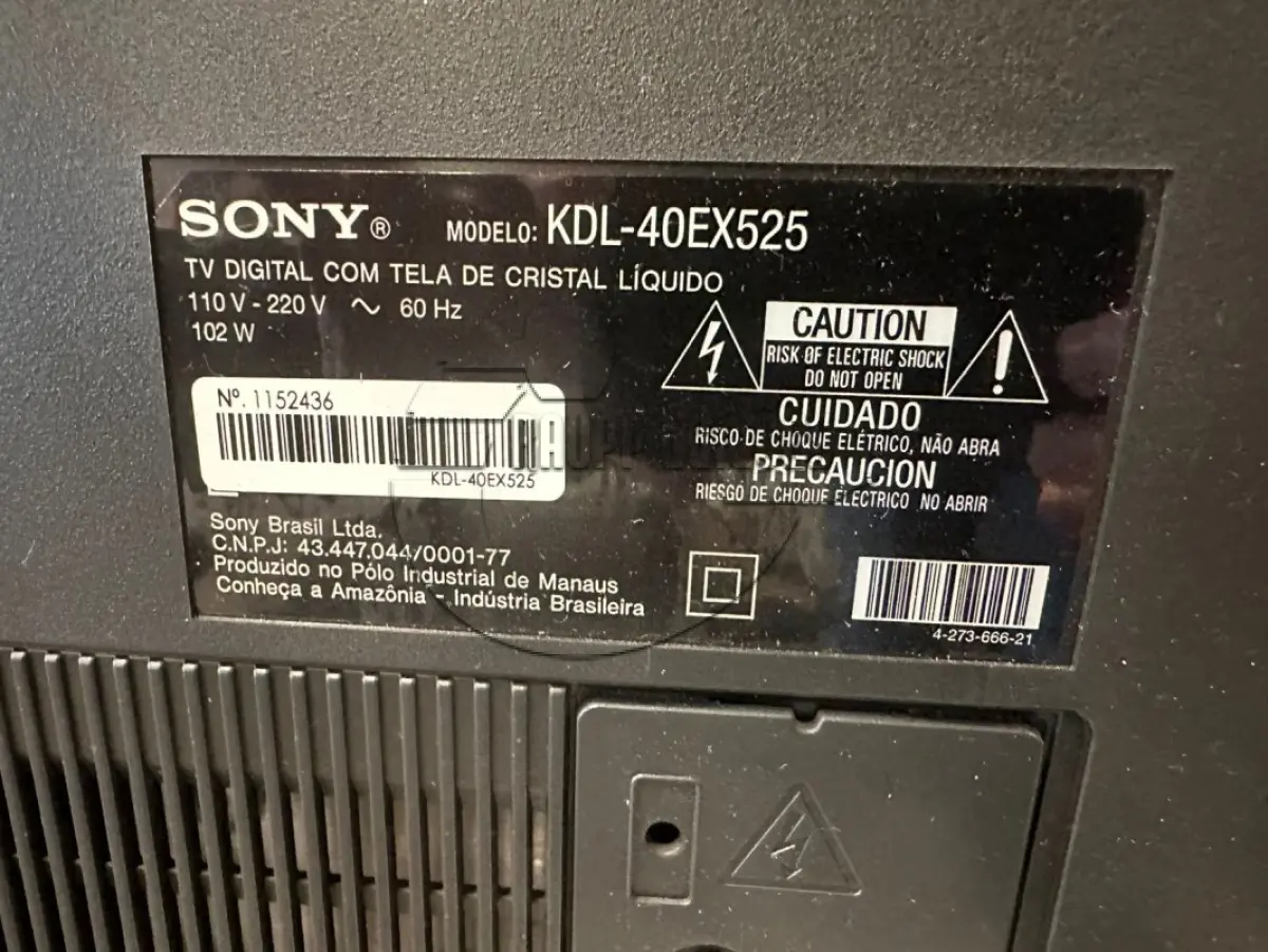 LOTE 014 - Uma televisão Sony, 40 polegadas