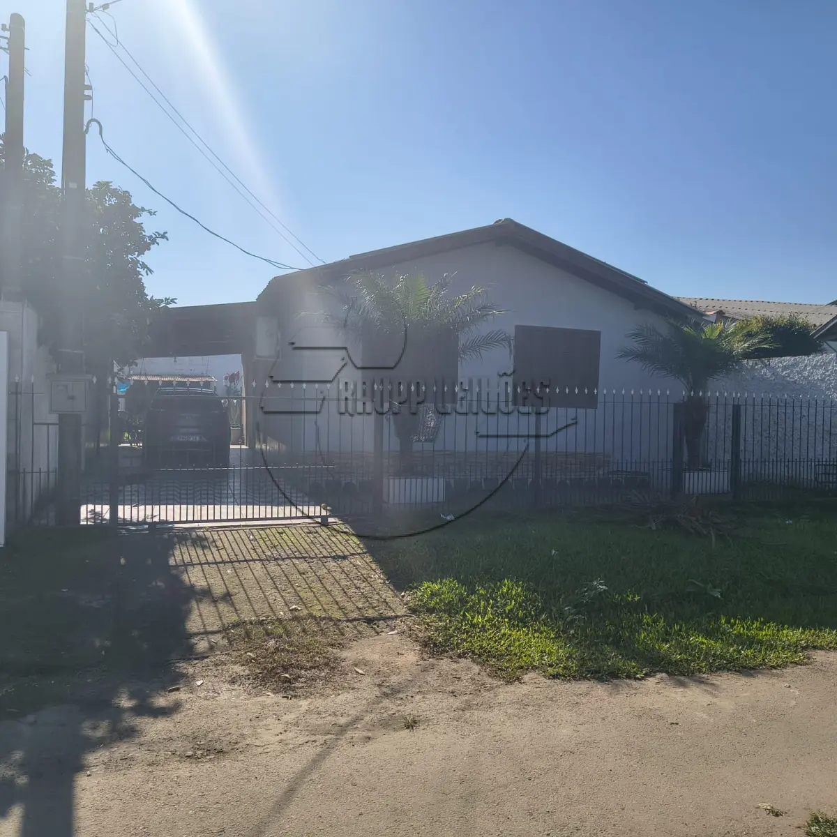 LOTE 005 - (GRAVATAÍ/RS) Uma casa de alvenaria c/ aprox. 82m², no Bairro Bom Sucesso