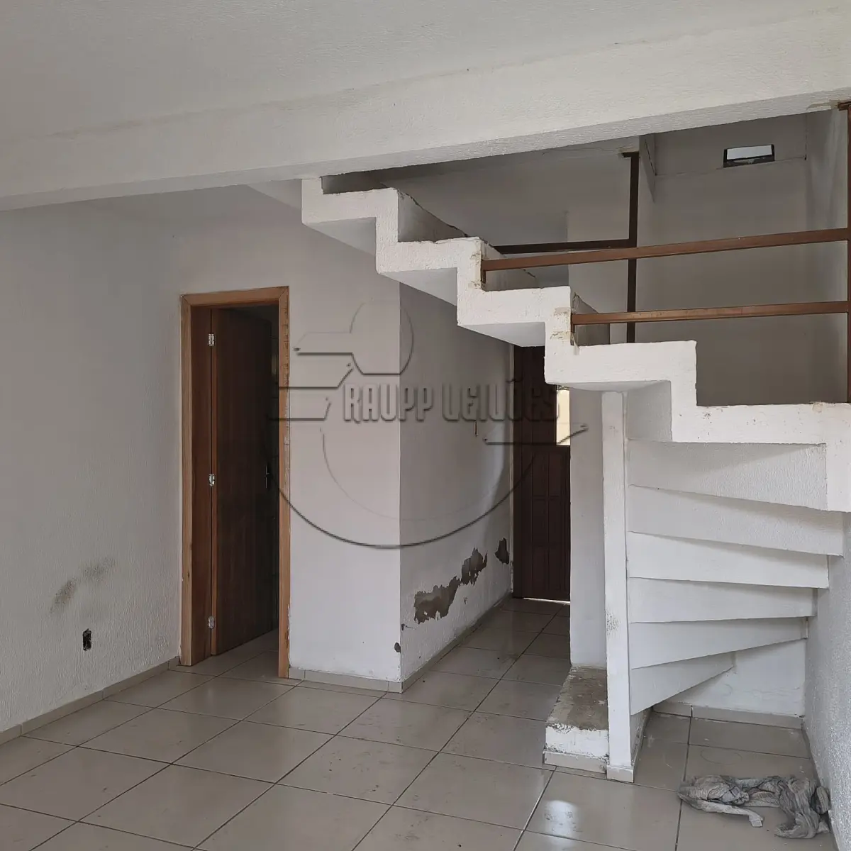 LOTE 001 - 02ª DATA | (GRAVATAÍ/RS)  A casa 106 do Condomínio Residencial Elisabeth, no Bairro Novo Mundo.  Obs: Imóvel sem habite-se. Falta finalização no acabamento.