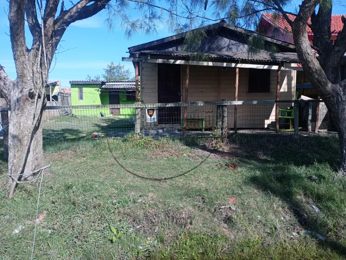 LOTE 001 - 02ª DATA | (QUINTÃO/RS)  Um terreno de 300,00m², c/ duas casas, na Praia de Quintão/RS