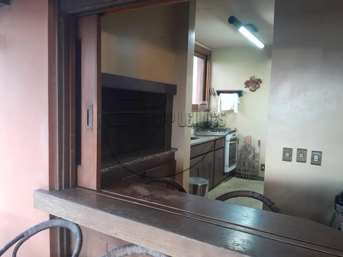 LOTE 001 - 02ª DATA | (PORTO ALEGRE/RS) O apto 1501, c/ 399,84m², e o box de estacionamento 15, ambos do Edifício Caraíbas, no Bairro Floresta