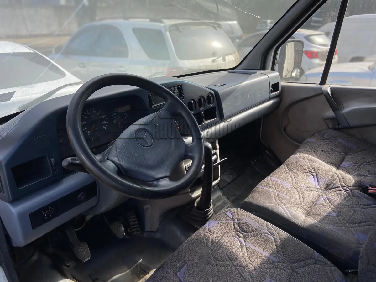 LOTE 004 - 02ª DATA | Um furgão Mercedes-Benz 310D SPRINTERF, ano 1999/2000