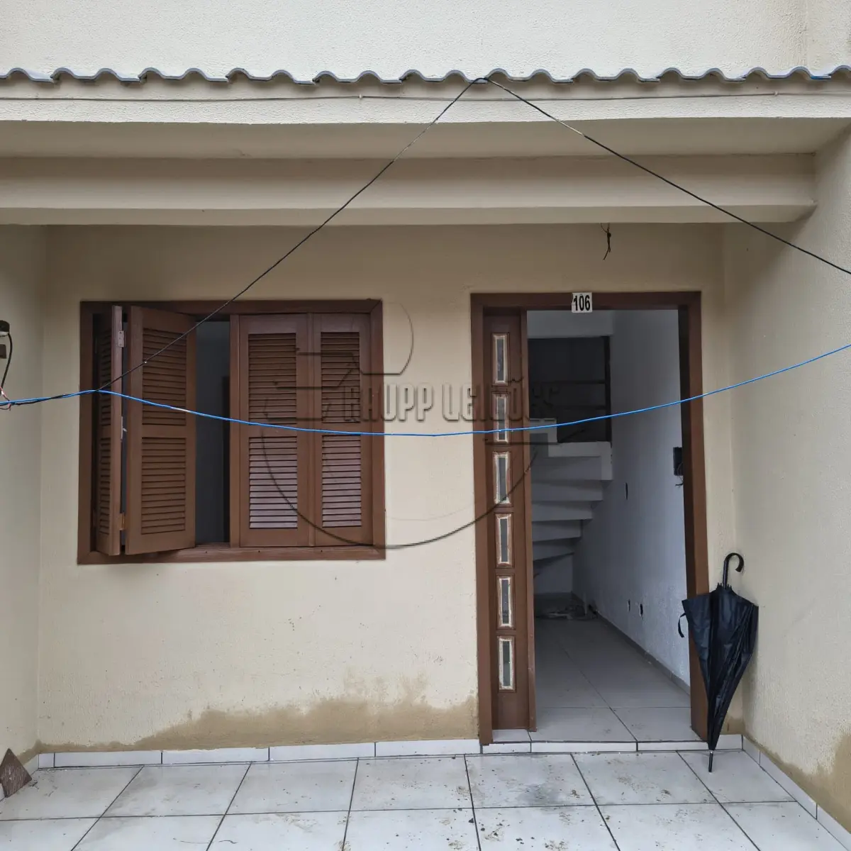 LOTE 001 - 02ª DATA | (GRAVATAÍ/RS)  A casa 106 do Condomínio Residencial Elisabeth, no Bairro Novo Mundo.  Obs: Imóvel sem habite-se. Falta finalização no acabamento.