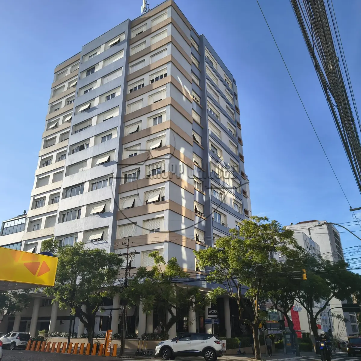 LOTE 002 - (PORTO ALEGRE/RS) O apto n° 102 do Edifício Maximus, c/ 231,46m², no Bairro Moinhos de Vento
