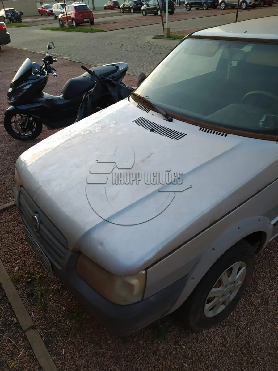 LOTE 005 - **Um veículo FIAT/UNO MILLE WAY ECON, ano/modelo 2008/2009