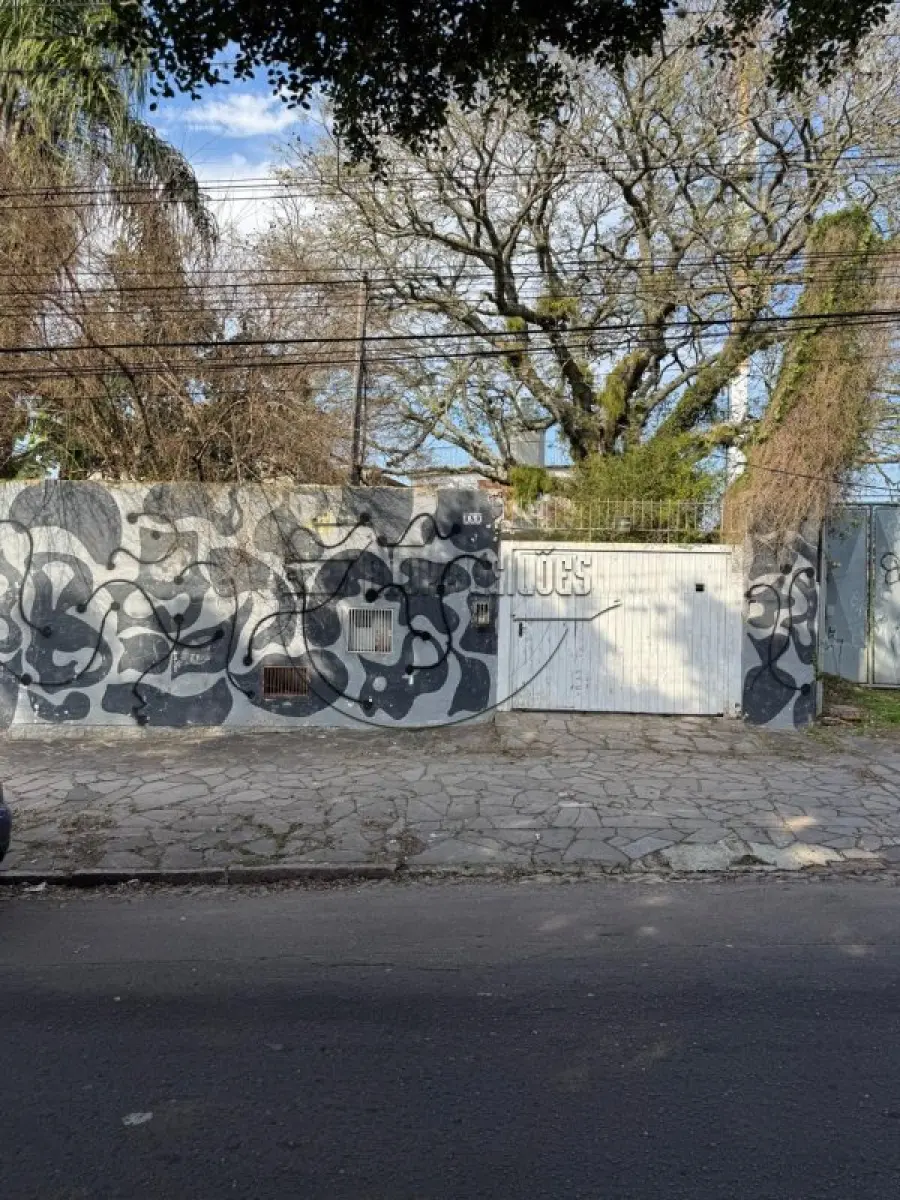 LOTE 001 - (PORTO ALEGRE/RS) Uma casa no Bairro Vila Jardim