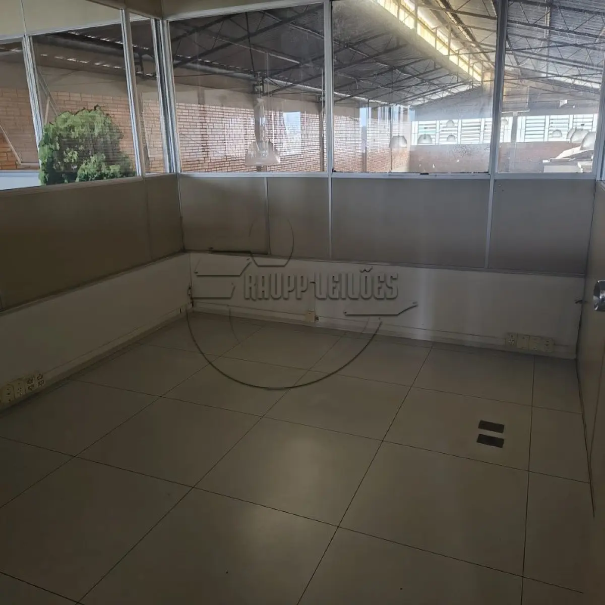 LOTE 001 - 02ª DATA | (PORTO ALEGRE/RS) Um prédio de alvenaria c/ aprox. 410,00m², no Bairro Passo das Pedras