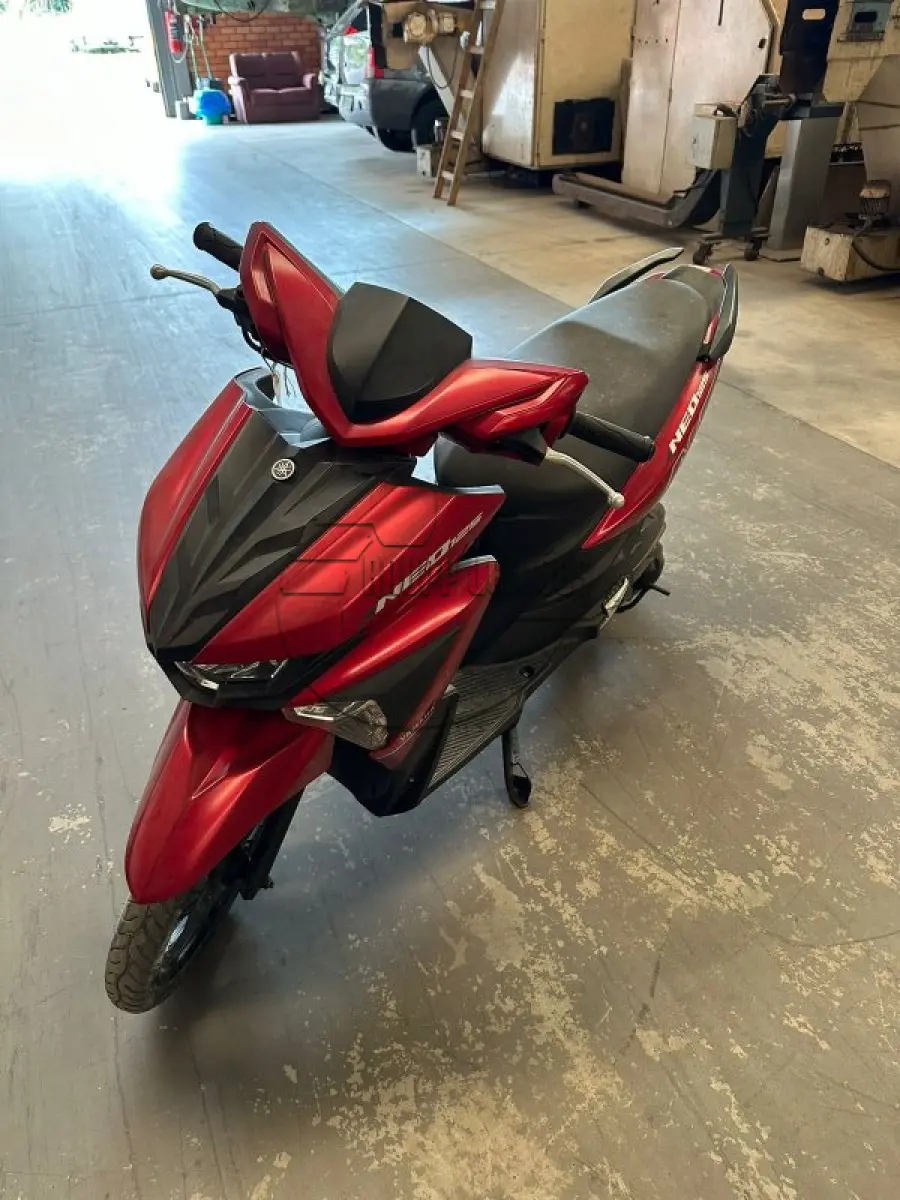 LOTE 016 - Uma motocicleta YAMAHA/NEO 125, ano/mod. 2016/2017